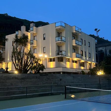 Hotel San Pietro Майори Экстерьер фото
