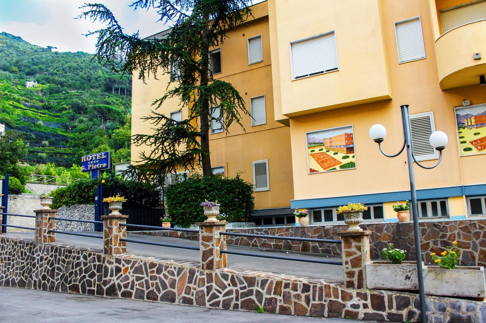 Hotel San Pietro Майори Экстерьер фото