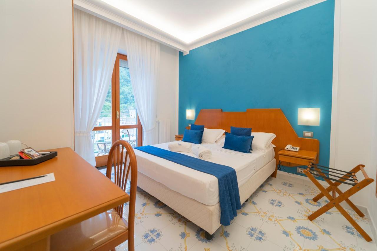 Hotel San Pietro Майори Экстерьер фото