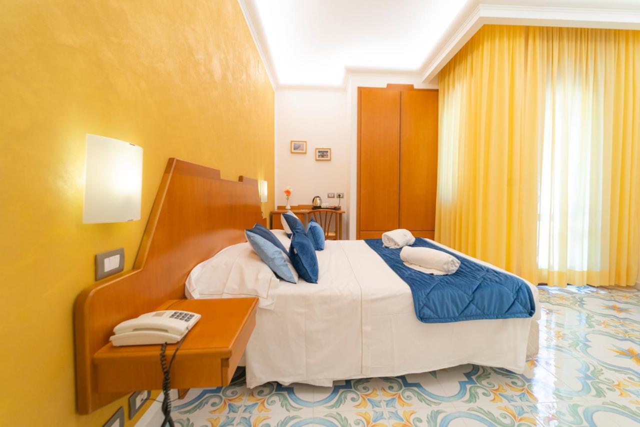 Hotel San Pietro Майори Экстерьер фото
