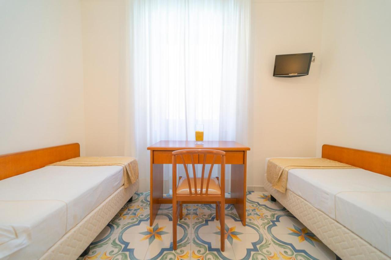 Hotel San Pietro Майори Экстерьер фото