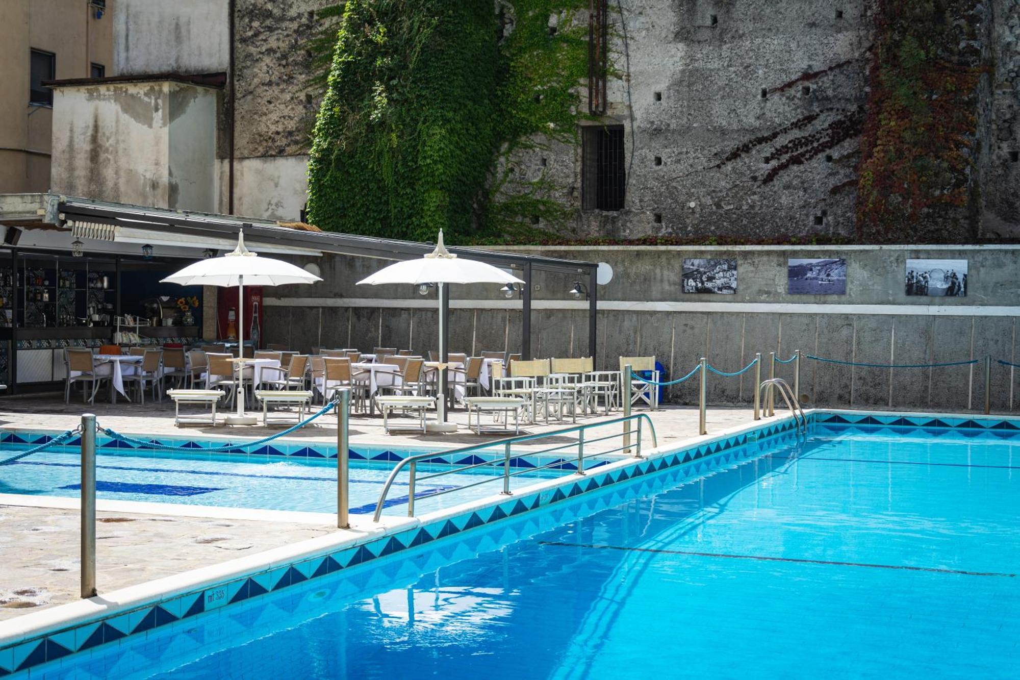 Hotel San Pietro Майори Экстерьер фото