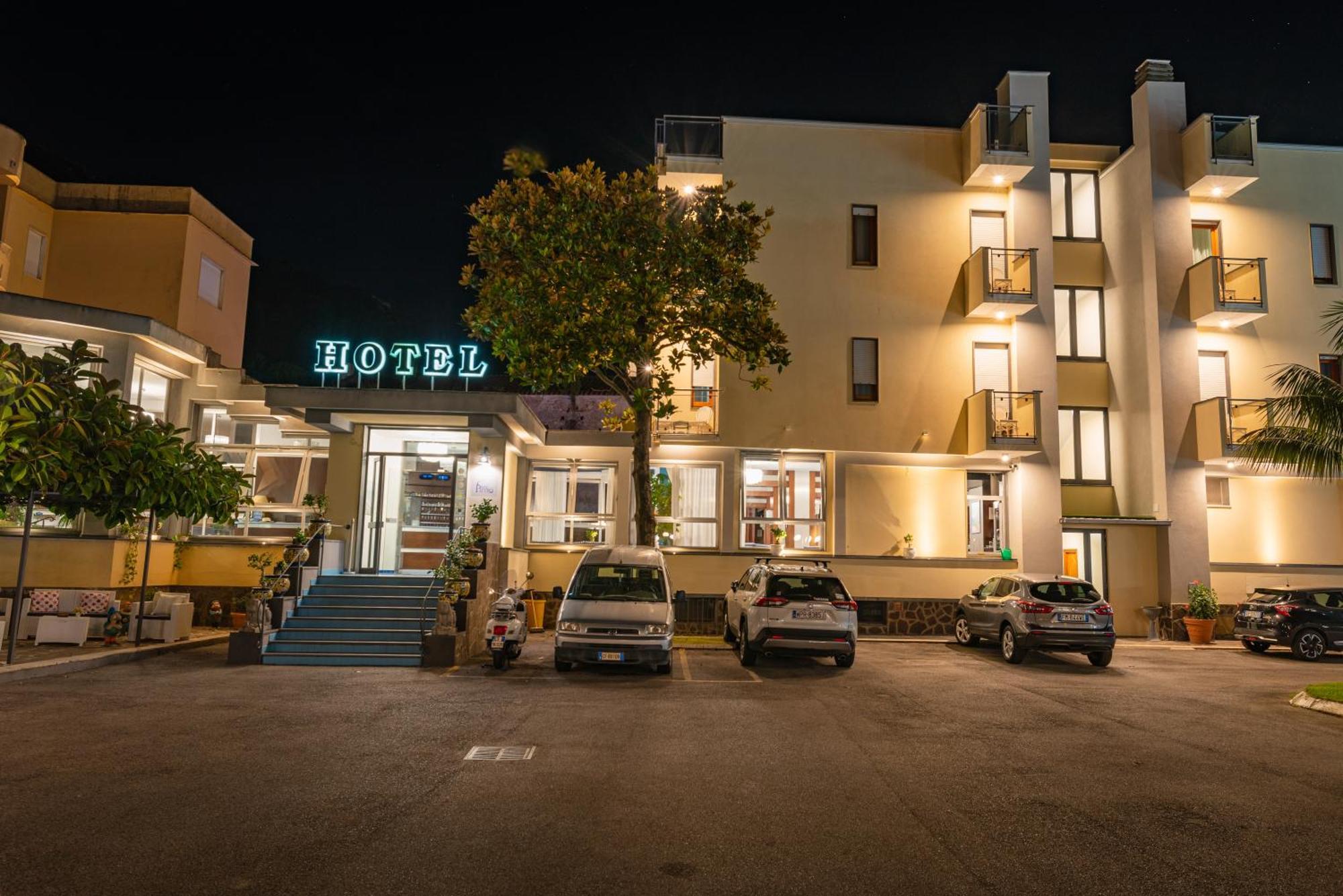 Hotel San Pietro Майори Экстерьер фото
