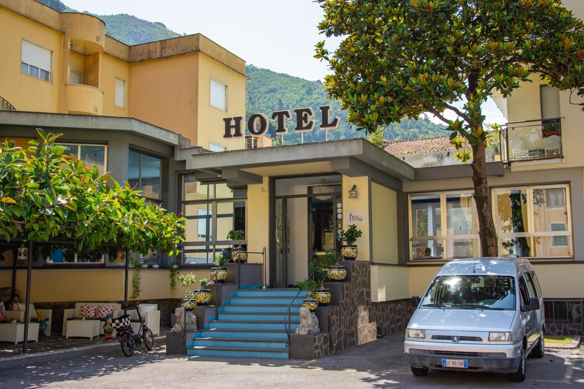 Hotel San Pietro Майори Экстерьер фото