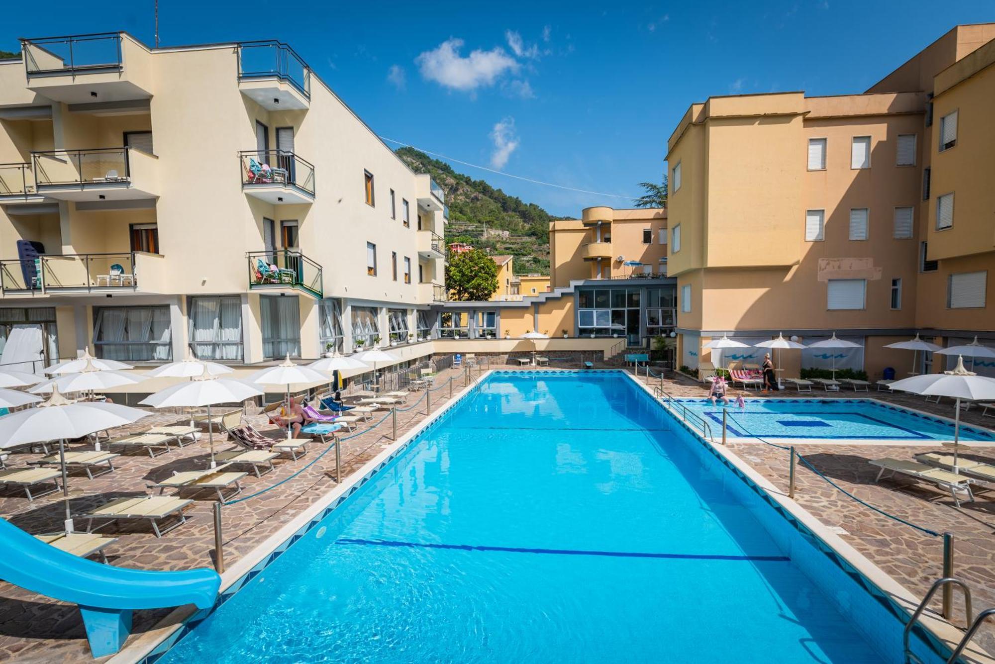 Hotel San Pietro Майори Экстерьер фото