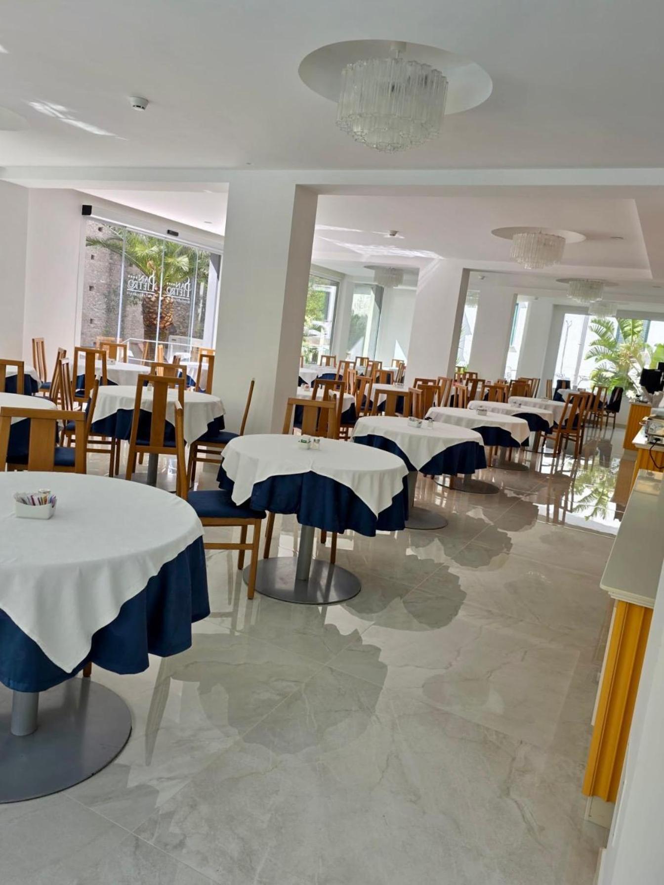 Hotel San Pietro Майори Экстерьер фото