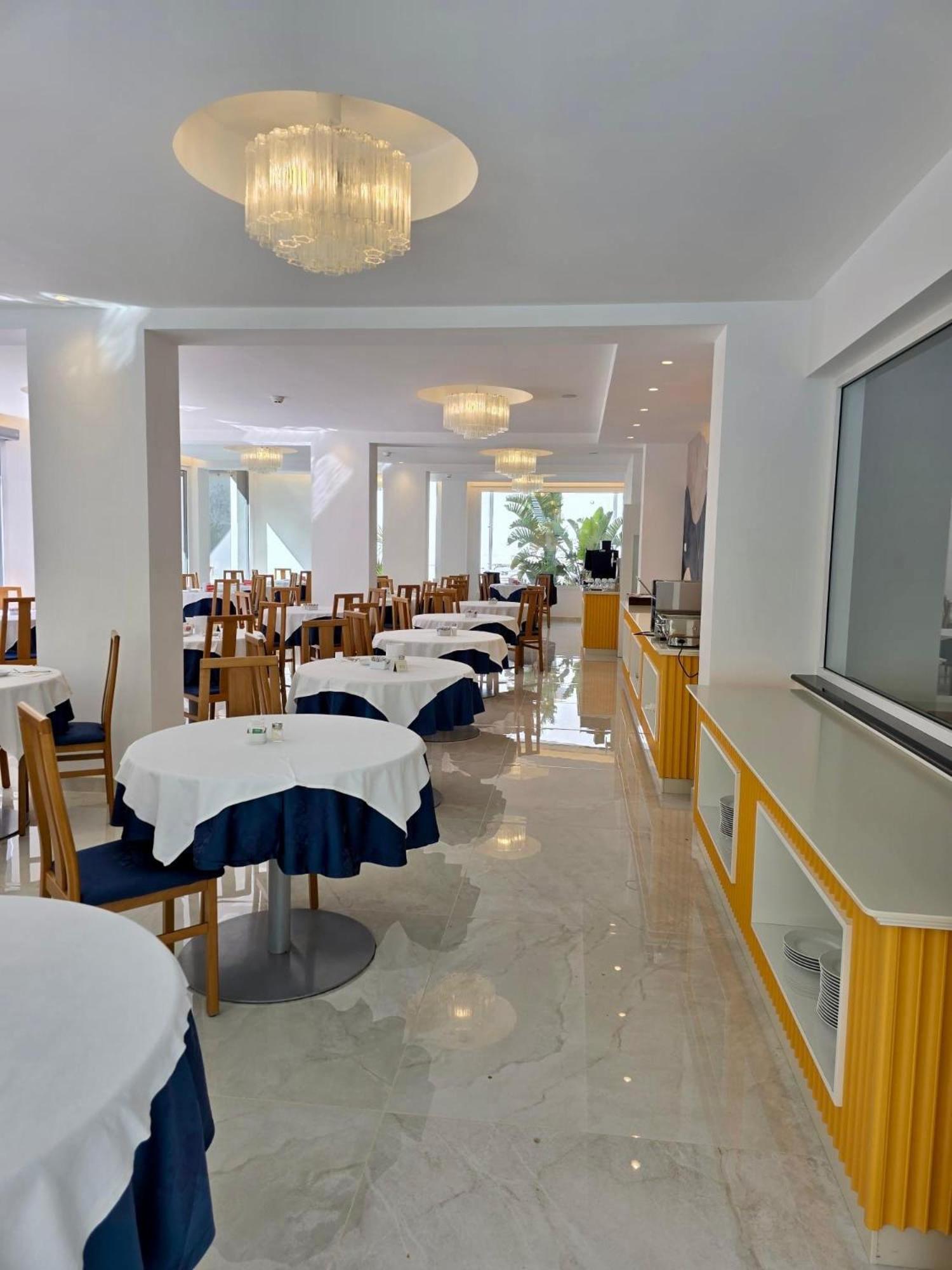 Hotel San Pietro Майори Экстерьер фото