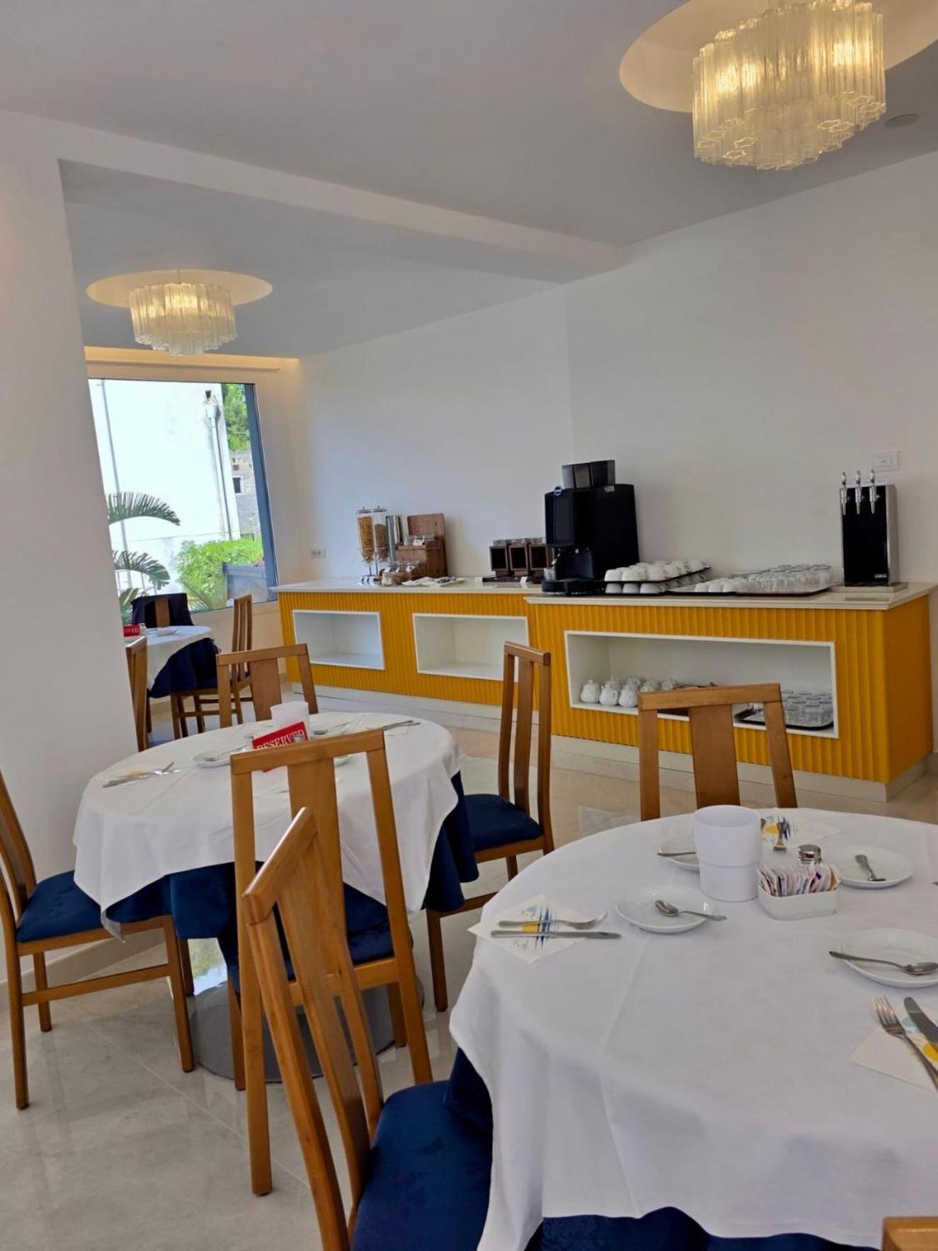 Hotel San Pietro Майори Экстерьер фото
