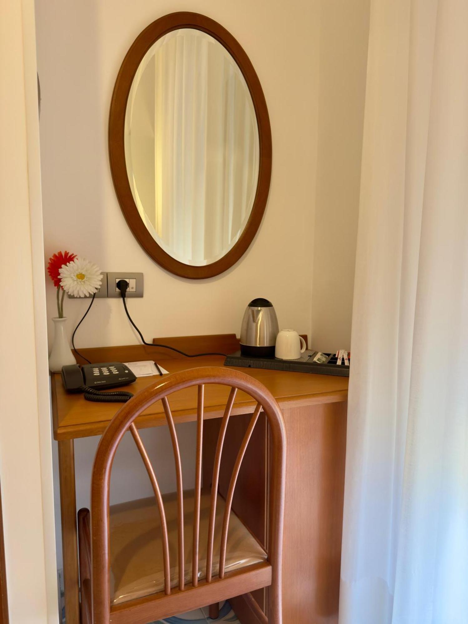 Hotel San Pietro Майори Экстерьер фото